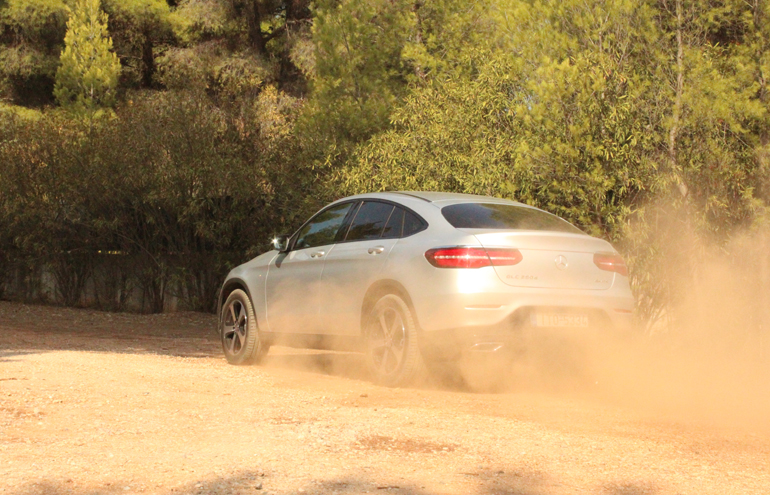 Πάει και στο χώμα αλλά την.... βάζεις;