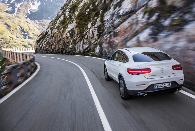 H GLC Coupe είναι πολύ όμορφη. Δεν μπορείς να το αμφισβητήσεις... Το βλέπεις στα μάτια σου!