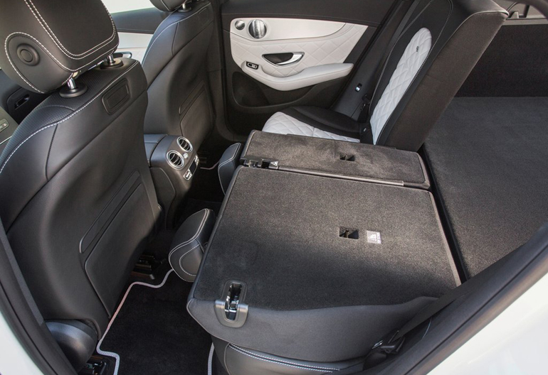 Τα καθίσματα πέφτουν και διαμορφώνεις το χώρο ανάλογα με τις ανάγκες σου...