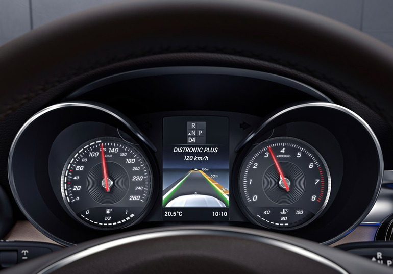 Ο πίνακας οργάνων...