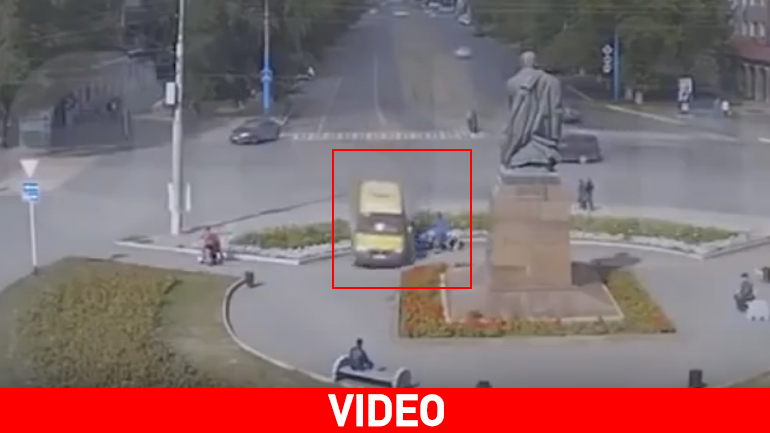 Εκείνος καθόταν και η τύχη του…