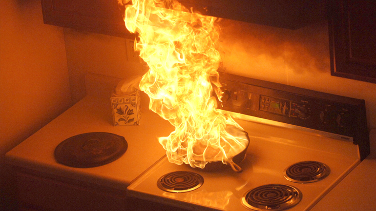 «Λαμπάδιασε» ταβέρνα στο Ηράκλειο Κρήτης