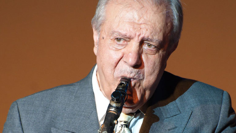 Ο Πετρολούκας Χαλκιάς στο θέατρο Πέτρας