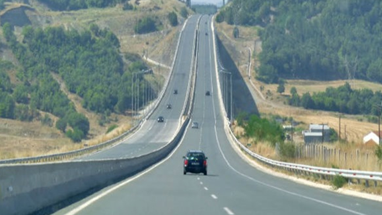 Θεσσαλονίκη: Συνελήφθη διακινητής αλλοδαπών στην Εγνατία οδό