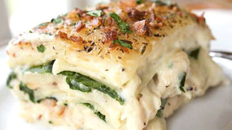 Λαζάνια με κοτόπουλο και μοτσαρέλα