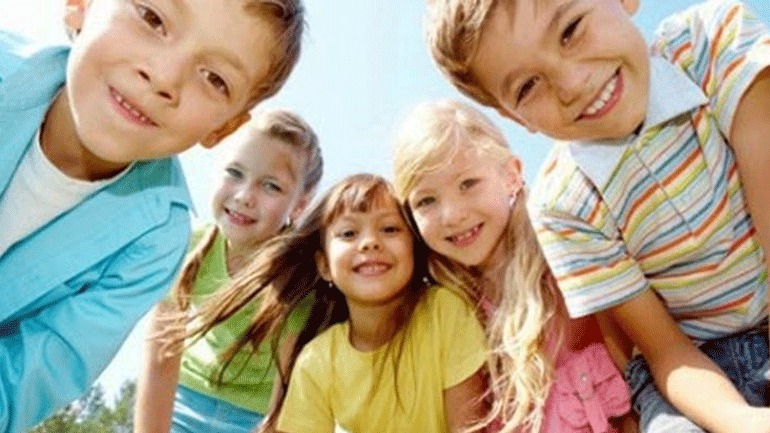 Ποια είναι τα χαρακτηριστικά ενός δημοφιλούς παιδιού