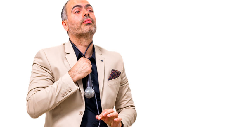 «Πόσο μόνος είναι αυτός ο Μάκης…» στο Θέατρο Άβατον