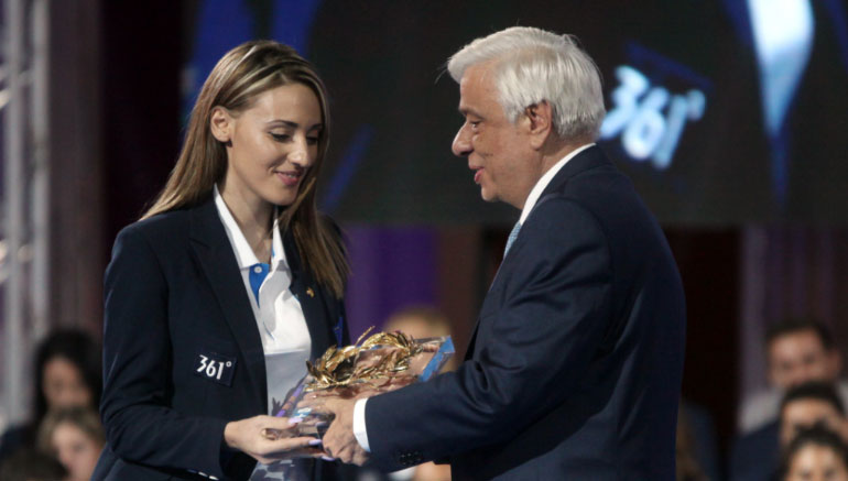 Bράβευση της Άννας Κορακάκη