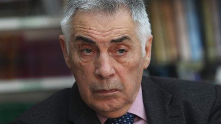 Την παραίτηση Πελεγρίνη για αντισημιτισμό ζητεί το ΠΑΣΟΚ