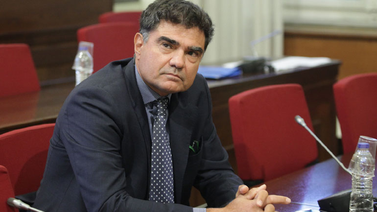 Ο Ι. Βαρδινογιάννης, οι ρεπόρτερ με τις περούκες, η διαπλοκή και το καρναβάλι της Πάτρας