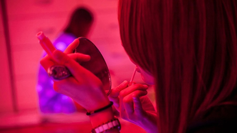 Αστυνομικοί έλεγχοι με οκτώ συλλήψεις σε οίκους ανοχής στο κέντρο της Αθήνας