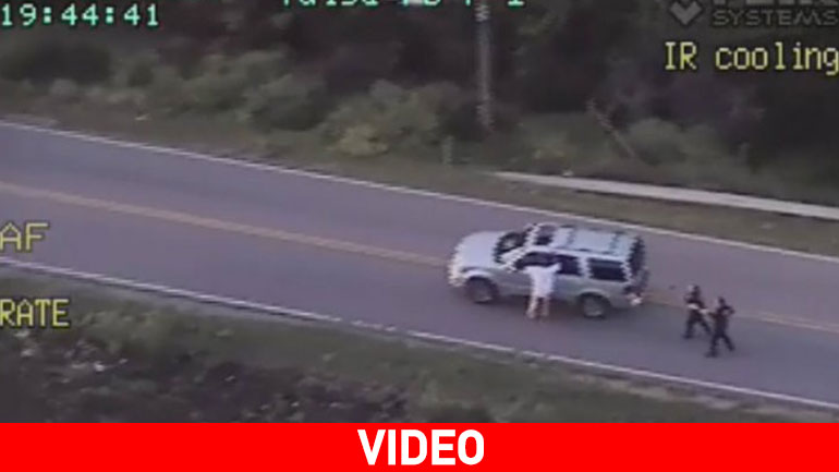 Άοπλος άνδρας πέφτει νεκρός από πυρά αστυνομικών στις ΗΠΑ – Εικόνες που μπορεί να ενοχλήσουν