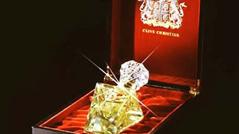 Μικρά μυστικά για να κρατήσει το άρωμά σου