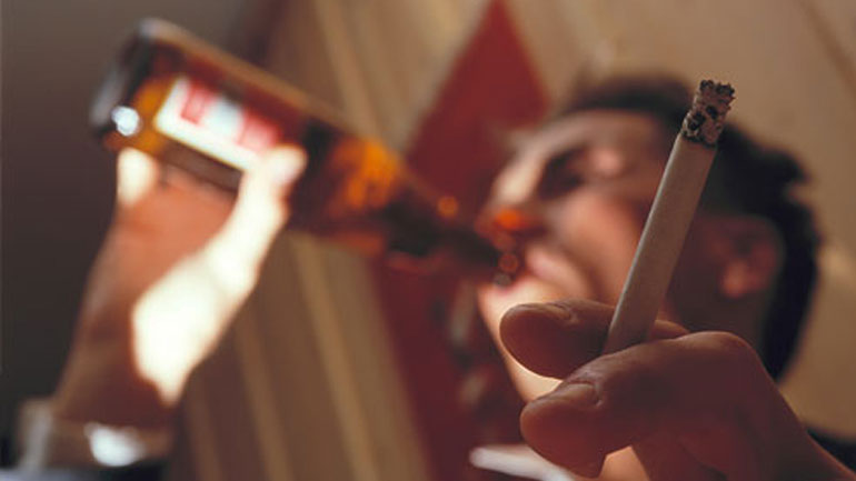 «Πρωταθλητές» στον τζόγο και στο αλκοόλ οι Έλληνες μαθητές