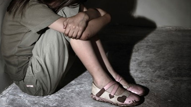 Χειροπέδες σε 37χρονο για αποπλάνηση 12χρονης