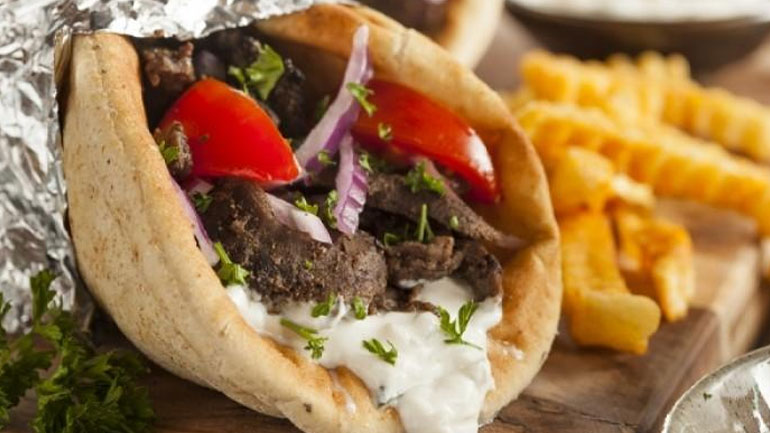 Πύργος: Πιτόγυρο αξίας… 2500 ευρώ για ηλικιωμένο