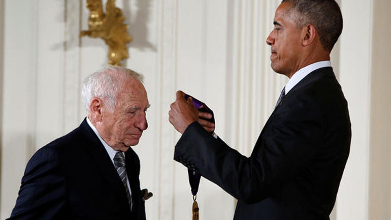 ΗΠΑ: Ο πρόεδρος Ομπάμα απένειμε μετάλλια σε 24 προσωπικότητες των Τεχνών