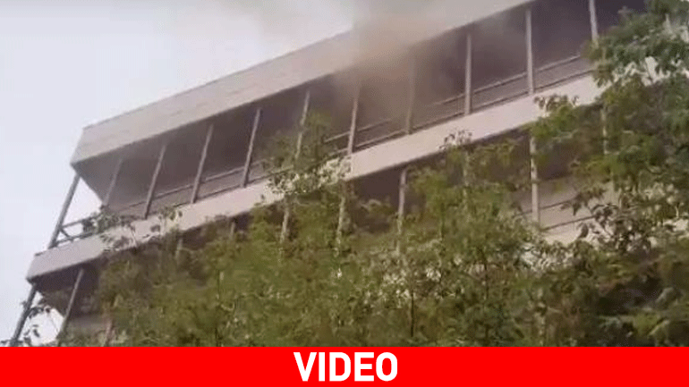 Φωτιά ξέσπασε στο δικαστικό μέγαρο Κοζάνης Φωτιά ξέσπασε στο δικαστικό μέγαρο Κοζάνης