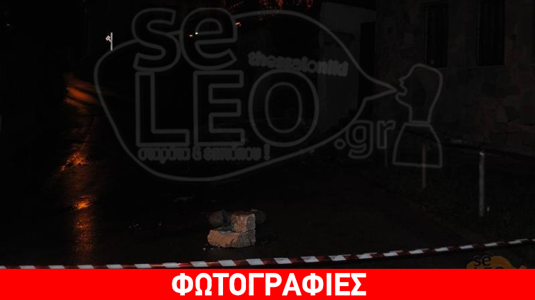 Θεσσαλονίκη: Ντουβάρι εκκλησίας «λύγισε» από τη νεροποντή και έπεσε σε αυτοκίνητο