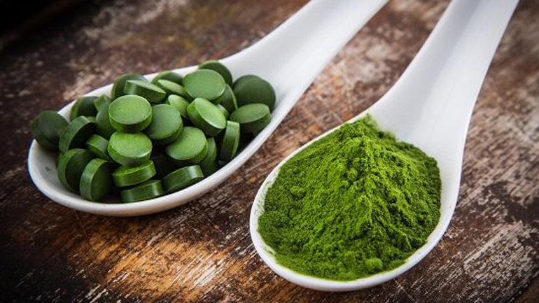 Απίστευτη ενυδάτωση: Μάσκα για το πρόσωπο από σπιρουλίνα