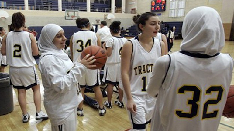 Τουρκία: Με χιτζάμπ θα αγωνίζονται οι αθλήτριες του μπάσκετ