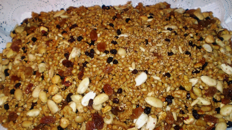 Λάρισα: Μαζική τροφική δηλητηρίαση από κόλυβα