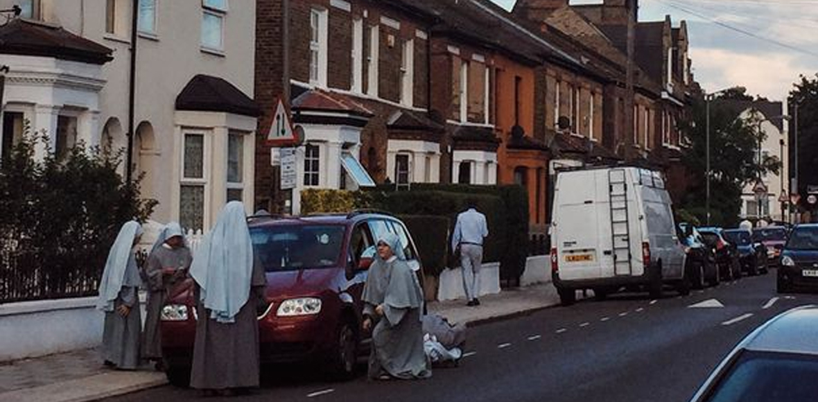 Πόσες καλόγριες χρειάζονται για να αλλάξουν ένα λάστιχο;