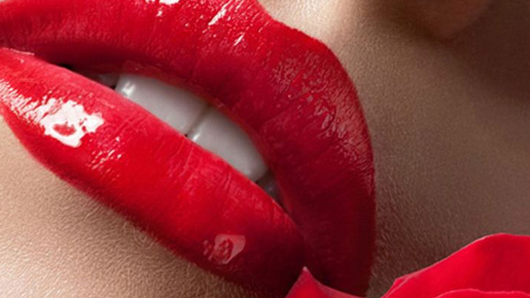 O Christian Dior και τα φλογερά κόκκινα κραγιόν του χειμώνα