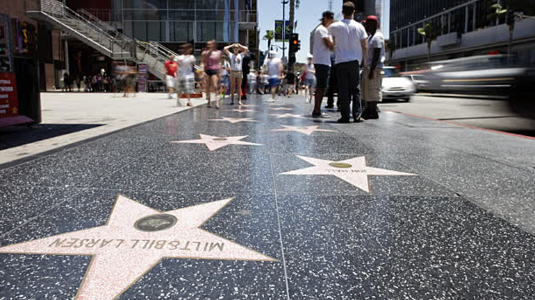 Χωρίς ηλικία οι καλλιτέχνες, με απόφαση του κυβερνήτη στην Καλιφόρνια