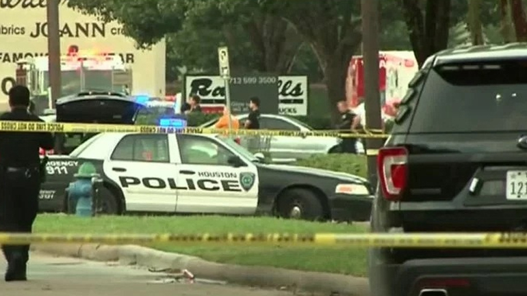 Πυροβολισμοί σε εμπορικό κέντρο στο Χιούστον – Νεκρός ο δράστης