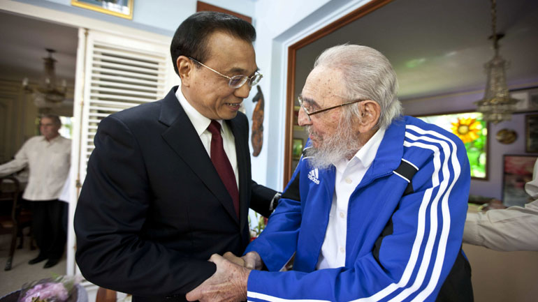 Όλα τα φώτα στον Φιντέλ Κάστρο