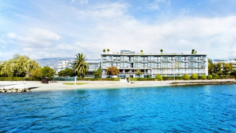 Βόλος: Aνέσυραν νεκρό άνδρα από θαλάσσια περιοχή μπροστά από το ξενοδοχείο «ΞΕΝΙΑ»