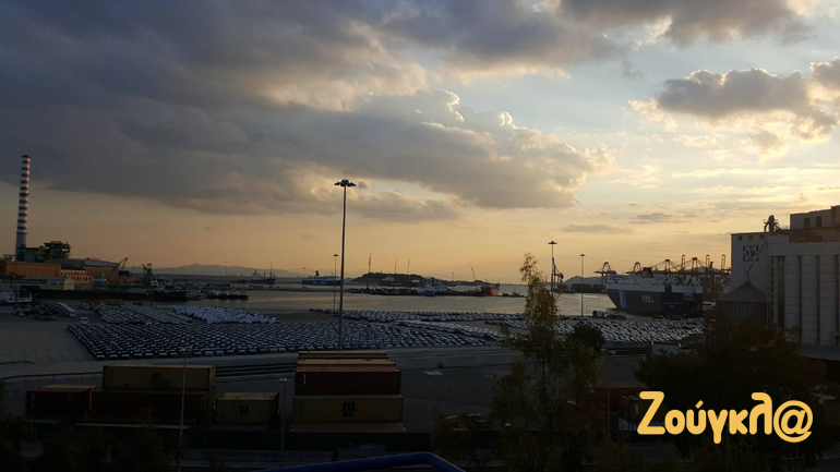 Σημερινή φωτογραφία από το λιμάνι του Πειραιά...