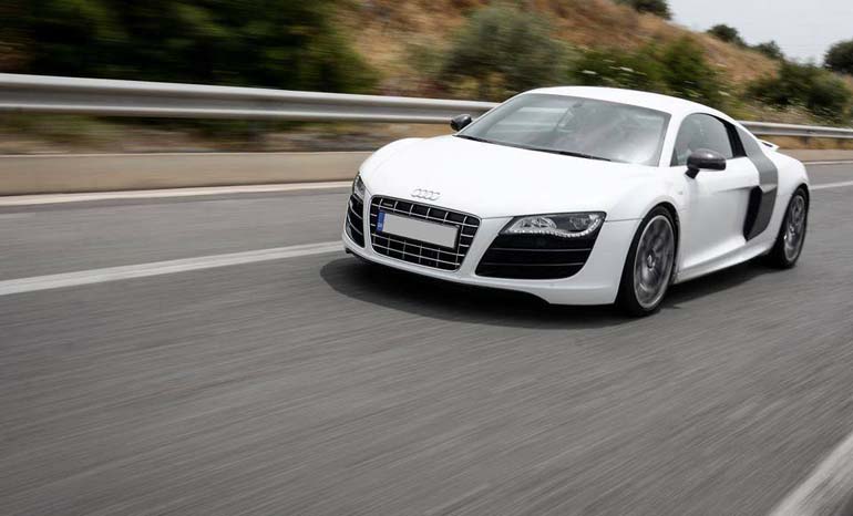 Audi R8...