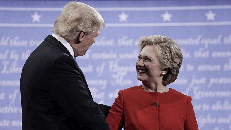 «Σάρωσε» η Κλίντον στην πρώτη τηλεμαχία σύμφωνα με δημοσκόπηση