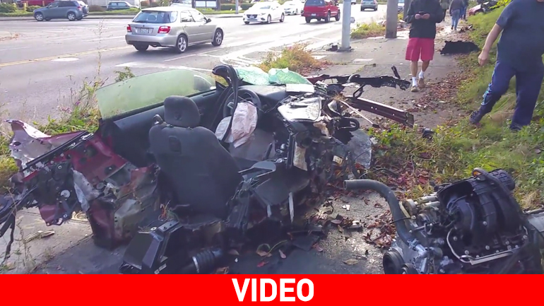 Κι όμως ο οδηγός βγήκε ζωντανός! Κι όμως ο οδηγός βγήκε ζωντανός!