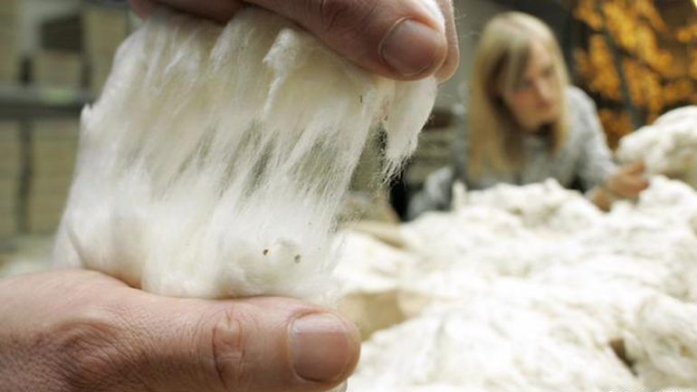 Τα πλύσιμο των συνθετικών ρούχων στο πλυντήριο ρυπαίνει το περιβάλλον