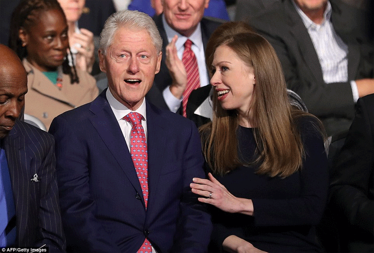 Στις πρώτες θέσεις η οικογένεια Κλίντον