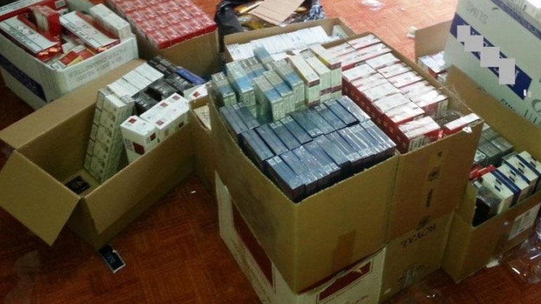 Συνελήφθη αλλοδαπός στην Ομόνοια για λαθραία τσιγάρα