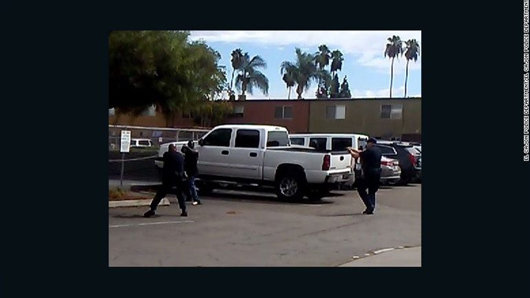 Καλιφόρνια: Αστυνομικός πυροβόλησε θανάσιμα άοπλο Αφροαμερικανό Καλιφόρνια: Αστυνομικός πυροβόλησε θανάσιμα άοπλο Αφροαμερικανό