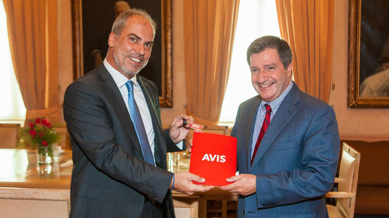 Η Avis στηρίζει το έργο του Δήμου Αθηναίων για τους πρόσφυγες