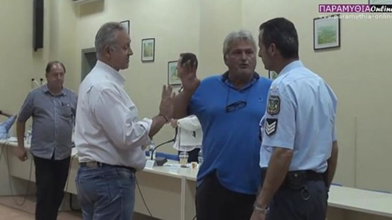 Θεσπρωτία: Ένταση κι αστυνομία σε κλήρωση για θέσεις μικροπωλητών