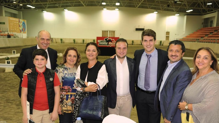 Σπύρος Φωκάς, Α’ Αντιπρόεδρος Ιπποδρομίες ΑΕ, Rania Khouri με την αδερφή της Mrs Hourani και τον νεαρό Mr Rakan, Saji Khoury, Παναγιώτης Φωκάς, Yasser Burgan, Assistant Vice President της CCC με τη σύζυγό του Lana