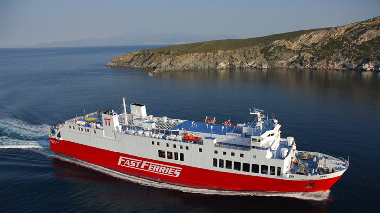 Όλα τα δρομολόγια των πλοίων από Πειραιά και Ραφήνα