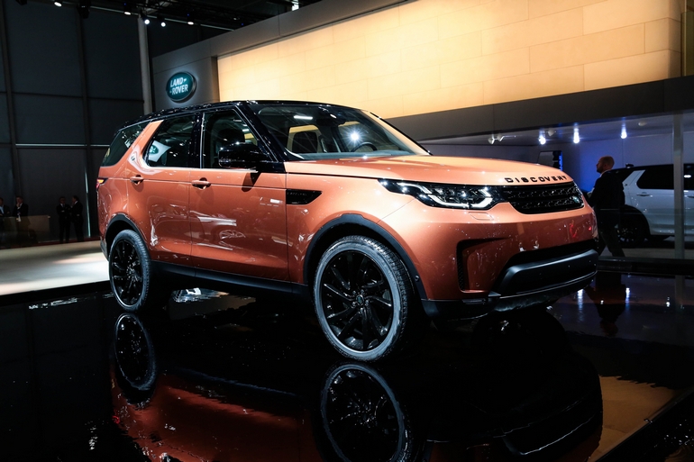 Νέα σχεδίαση για το ολοκαίνουργιο Land Rover Discovery...