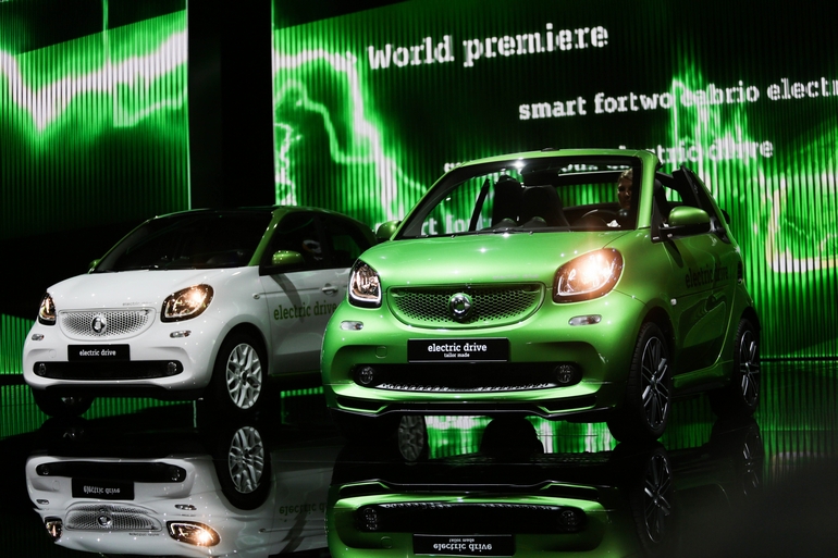 Η τελευταία γενιά του Smart θα μπαίνει από εδώ και στο εξής στην πρίζα...