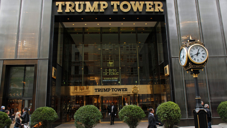 Forbes: Κατά 800 εκατ. δολάρια μειώθηκε η αξία των περιουσιακών στοιχείων του Τραμπ