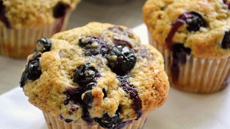 Muffins ολικής με σταφίδες