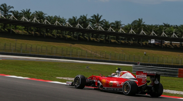 Τέταρτη θέση για την Ferrari με πιλότο τον Raikkonen...