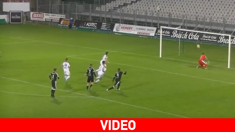 Απίστευτη καραμπόλα σε πέναλτι…